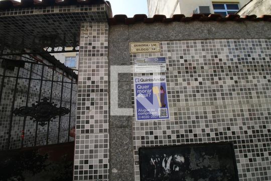 Placa de apartamento à venda com 4 quartos, 105m² em Olaria, Rio de Janeiro