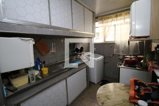 Cozinha de apartamento à venda com 4 quartos, 105m² em Olaria, Rio de Janeiro