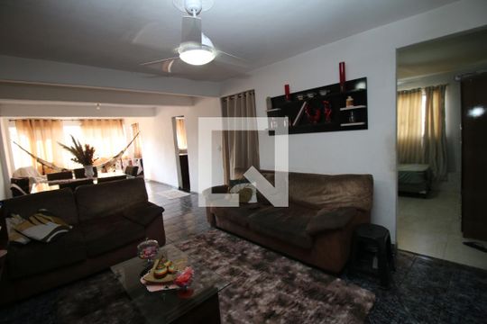 Apartamento à venda com 4 quartos, 105m² em Olaria, Rio de Janeiro