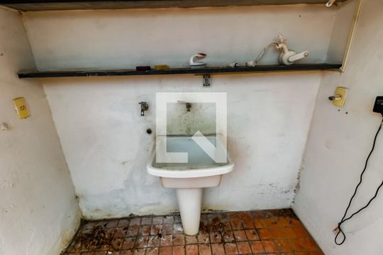 Detalhe da area de serviço de casa para alugar com 3 quartos, 335m² em Jardim Leonor, São Paulo