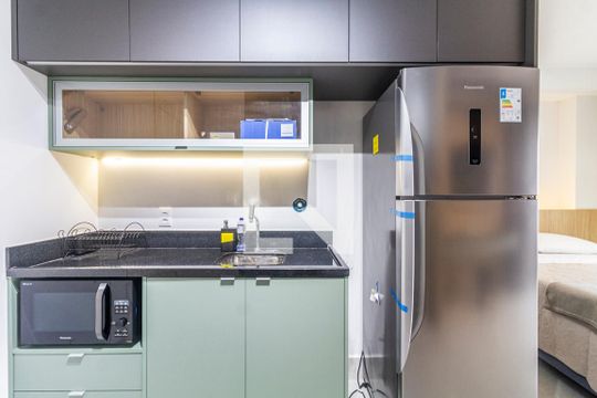 Cozinha de kitnet/studio para alugar com 1 quarto, 33m² em Jardim Paulistano, São Paulo