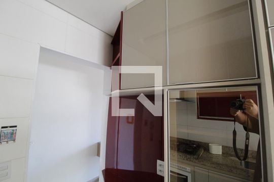 Cozinha de apartamento para alugar com 3 quartos, 71m² em Laranjeiras, Uberlândia