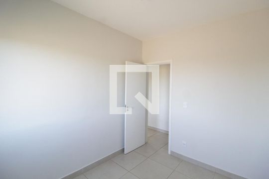 Quarto 1 de apartamento para alugar com 3 quartos, 71m² em Laranjeiras, Uberlândia