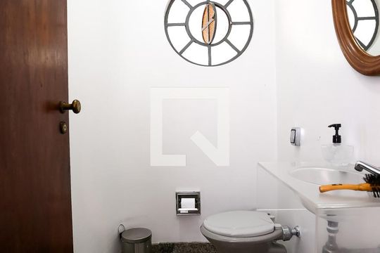 Lavabo de casa à venda com 3 quartos, 220m² em Jardim Taboao, São Paulo