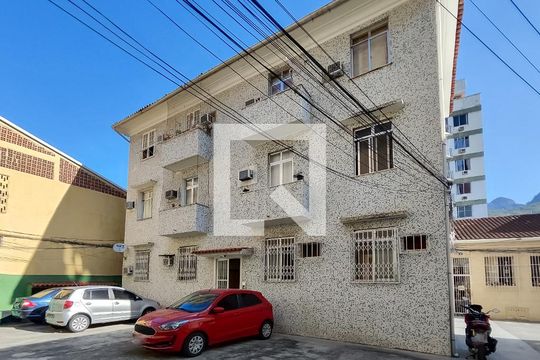 Fachada de casa à venda com 2 quartos, 63m² em Andaraí, Rio de Janeiro