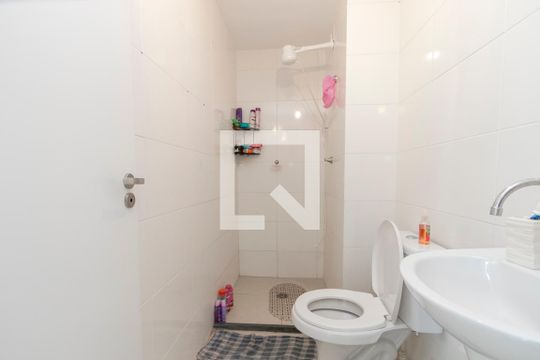 Banheiro de apartamento para alugar com 2 quartos, 33m² em Santo Amaro, São Paulo