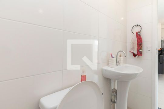 Banheiro de apartamento para alugar com 2 quartos, 33m² em Santo Amaro, São Paulo