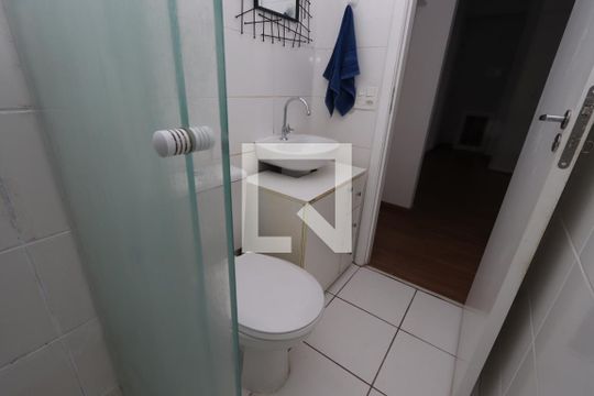 Banheiro de apartamento para alugar com 1 quarto, 37m² em Quinta da Paineira, São Paulo