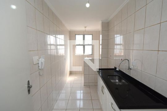 Cozinha de apartamento à venda com 2 quartos, 58m² em Vila Campo Grande, São Paulo
