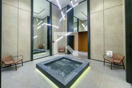 Hall de entrada de kitnet/studio para alugar com 1 quarto, 24m² em Pinheiros, São Paulo