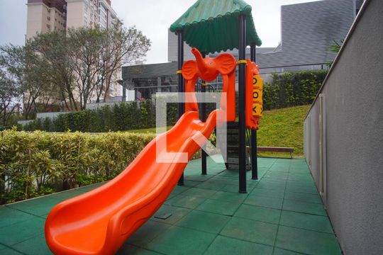 Área Comum - Playground de kitnet/studio à venda com 1 quarto, 43m² em Petrópolis, Porto Alegre