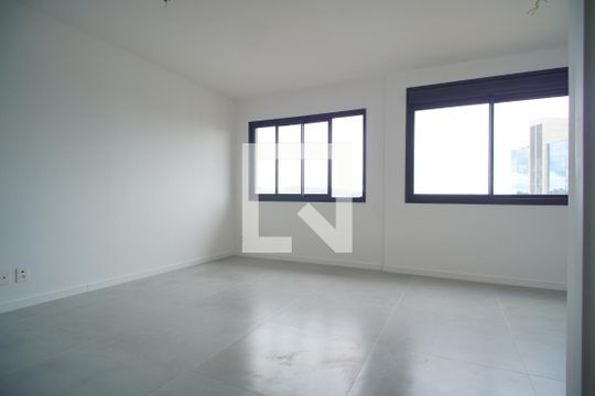 Sala  de kitnet/studio à venda com 1 quarto, 43m² em Petrópolis, Porto Alegre