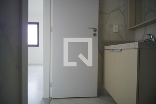 Banheiro de kitnet/studio à venda com 1 quarto, 43m² em Petrópolis, Porto Alegre