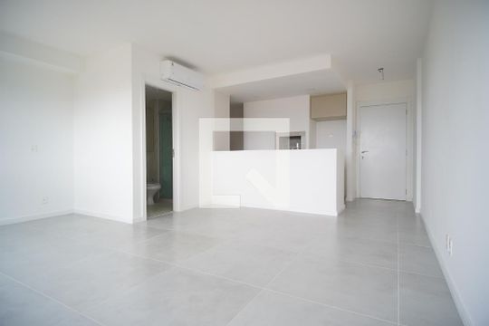 Sala  de kitnet/studio à venda com 1 quarto, 43m² em Petrópolis, Porto Alegre