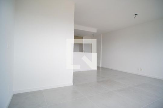 Sala  de kitnet/studio à venda com 1 quarto, 43m² em Petrópolis, Porto Alegre