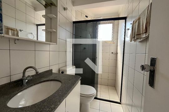 Banheiro  de apartamento para alugar com 2 quartos, 60m² em Vila Alexandria, São Paulo