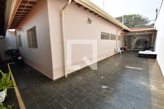 Quintal/Gargem de casa à venda com 4 quartos, 273m² em Jardim Alto da Barra, Campinas