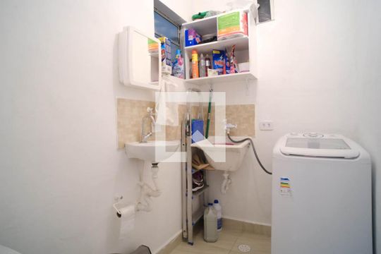 Área de serviço  de casa para alugar com 2 quartos, 60m² em Parque Císper, São Paulo