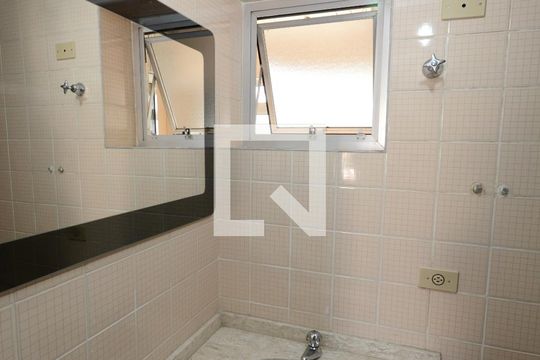 Banheiro de apartamento para alugar com 3 quartos, 62m² em Jardim Umuarama, São Paulo