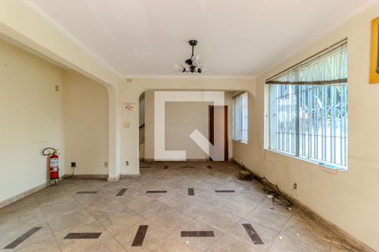 Sala de casa à venda com 5 quartos, 210m² em Higienópolis, São Paulo