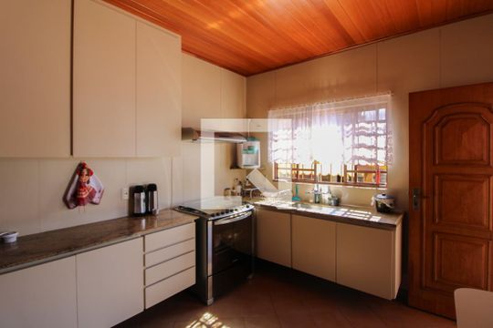 Cozinha de casa à venda com 3 quartos, 260m² em Planalto, Belo Horizonte