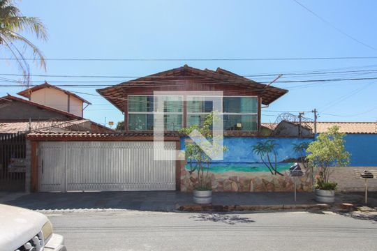 Fachada de casa à venda com 3 quartos, 260m² em Planalto, Belo Horizonte
