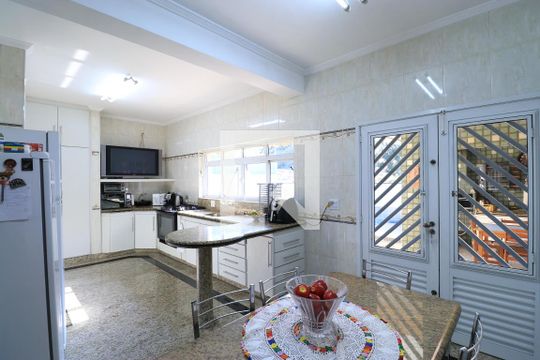 Cozinha de casa à venda com 4 quartos, 650m² em Alto da Lapa, São Paulo