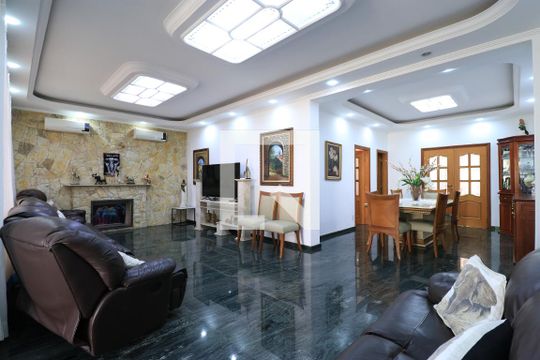 Sala de casa à venda com 4 quartos, 650m² em Alto da Lapa, São Paulo