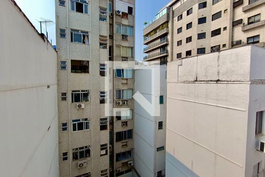 Sala vista de apartamento para alugar com 4 quartos, 144m² em Ipanema, Rio de Janeiro