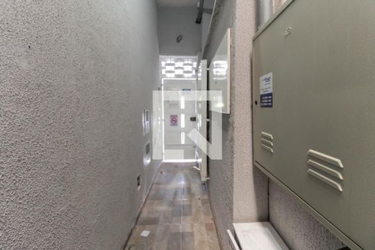 Entrada de apartamento para alugar com 1 quarto, 30m² em Parque Paineiras, São Paulo