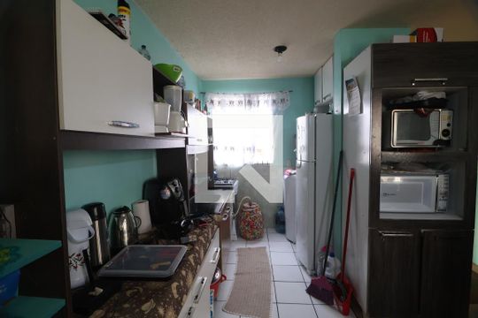 Cozinha e Área de Serviço de apartamento à venda com 2 quartos, 44m² em Rio Branco, Canoas