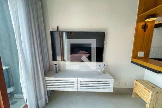 Sala de kitnet/studio à venda com 1 quarto, 54m² em Jardim das Bandeiras, São Paulo