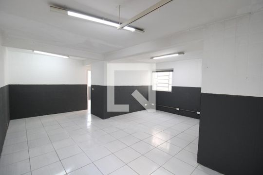 Garagem de casa para alugar com 3 quartos, 120m² em Água Fria, São Paulo
