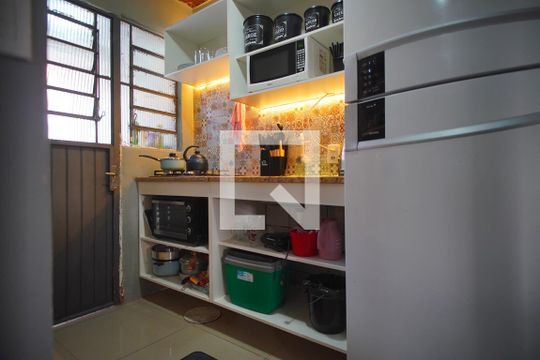 Cozinha de casa para alugar com 2 quartos, 54m² em Farrapos, Porto Alegre