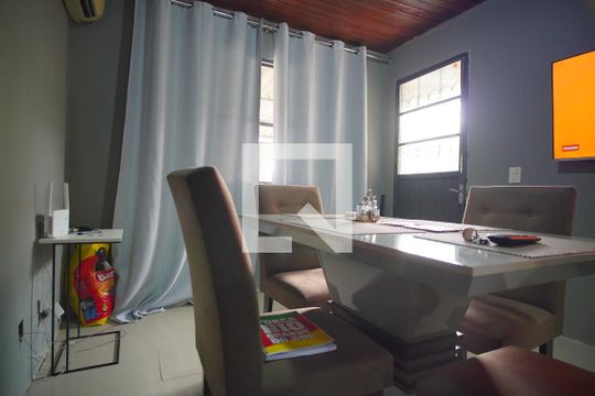 Sala de casa para alugar com 2 quartos, 54m² em Farrapos, Porto Alegre