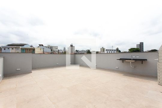 Condomínio - Churrasqueira e Terraço  de apartamento para alugar com 2 quartos, 44m² em Vila Esperança, São Paulo