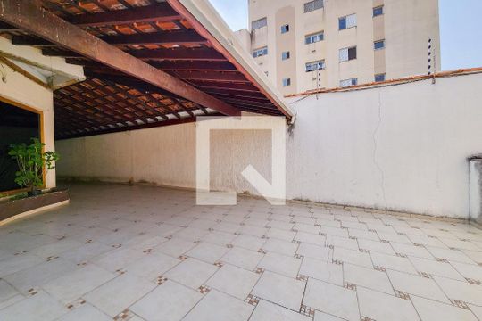 Garagem de casa para alugar com 4 quartos, 351m² em Jardim Florida, Jacareí
