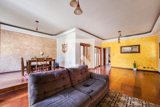 Casa para alugar com 4 quartos, 351m² em Jardim Florida, Jacareí