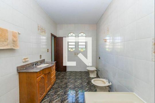 Casa para alugar com 5 quartos, 384m² em Barreiro, Belo Horizonte