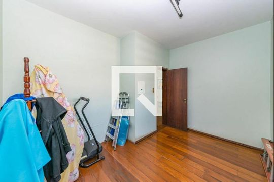 Casa para alugar com 5 quartos, 384m² em Barreiro, Belo Horizonte