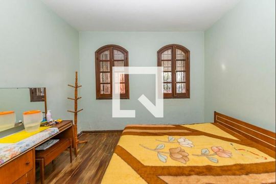 Casa para alugar com 5 quartos, 384m² em Barreiro, Belo Horizonte