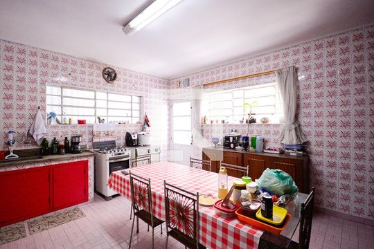 Cozinha  de casa à venda com 3 quartos, 190m² em Vila Santo Estefano, São Paulo
