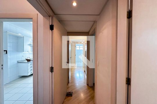 Corredor Quartos de apartamento à venda com 3 quartos, 142m² em Vila Congonhas, São Paulo
