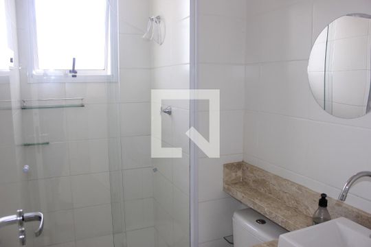 Banheiro de apartamento para alugar com 2 quartos, 40m² em Jardim Albertina, Guarulhos