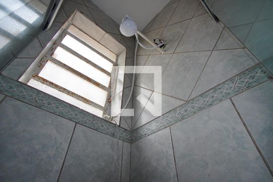 Banheiro Corredor de apartamento para alugar com 1 quarto, 68m² em Petrópolis, Porto Alegre