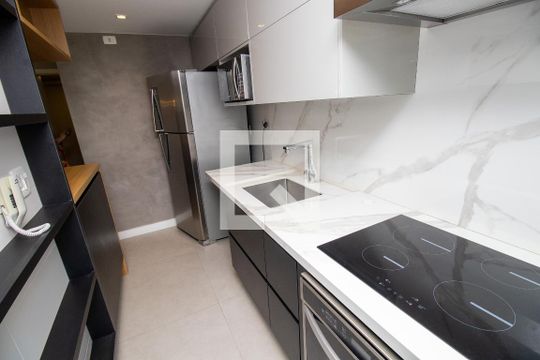Cozinha de apartamento à venda com 2 quartos, 80m² em Barra Olímpica, Rio de Janeiro