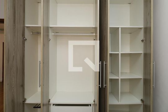 Sala de apartamento à venda com 2 quartos, 58m² em Vila Santa Teresinha, São Paulo