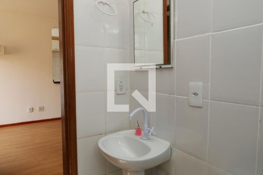 Banheiro de apartamento à venda com 2 quartos, 58m² em Vila Santa Teresinha, São Paulo