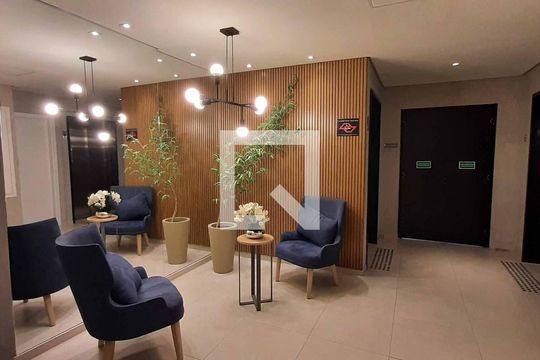 Hall de entrada de apartamento à venda com 2 quartos, 64m² em Centro, Osasco