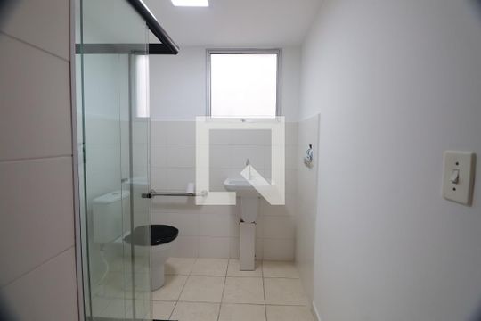 Banheiro de apartamento à venda com 2 quartos, 47m² em São José, Canoas
